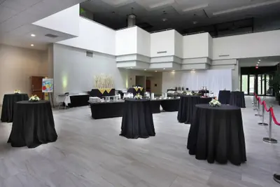 Photo 5 - Marriott East Lansing at University Place