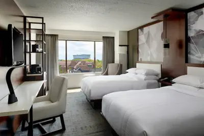 Photo 2 - Marriott East Lansing at University Place