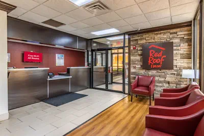 Photo 4 - Red Roof Inn Forsyth