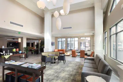 Photo 5 - Hilton Garden Inn Reagan National Airport