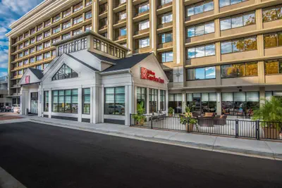 Photo 2 - Hilton Garden Inn Reagan National Airport
