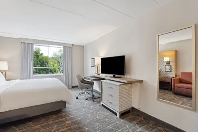 Photo 4 - Holiday Inn Portsmouth by IHG