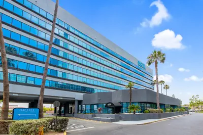 Photo 2 - Hotel Huntington Beach
