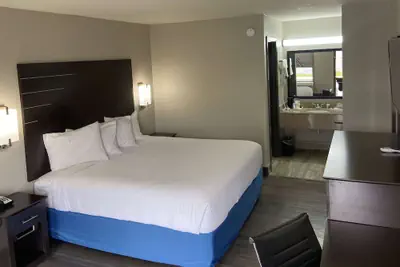 Photo 2 - Days Inn by Wyndham Moss Point Pascagoula
