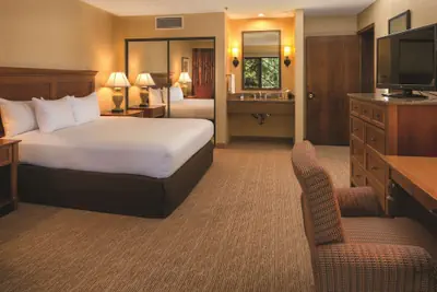 Photo 4 - DoubleTree by Hilton Seattle Airport