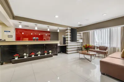 Photo 5 - Best Western Plus LA Mid Town Hotel
