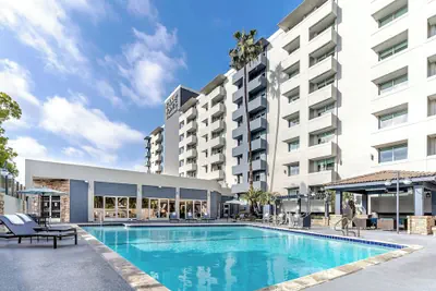 Photo 2 - Four Points by Sheraton Los Angeles Westside
