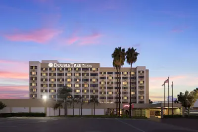 Photo 2 - DoubleTree by Hilton Los Angeles - Norwalk