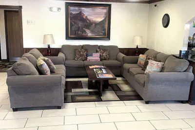 Photo 4 - Quality Inn Raton, NM