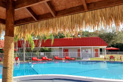 Photo 2 - Vero Beach Inn & Suites I-95