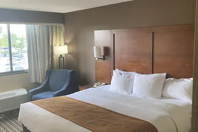 Photo 5 - Comfort Inn Springfield