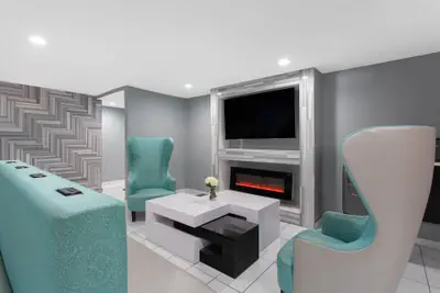 Photo 3 - Clarion Pointe