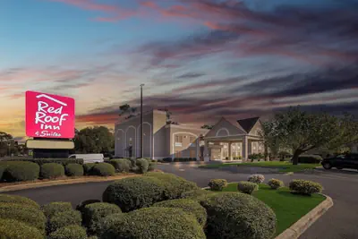 Photo 2 - Red Roof Inn & Suites Albany, GA