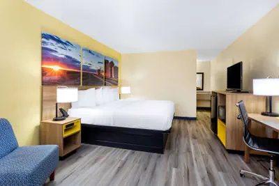 Photo 5 - Days Inn & Suites by Wyndham Clovis