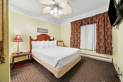 Photo 5 - Fitzgerald Hotel