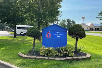 Photo 2 - Motel 6 Lafayette, IN