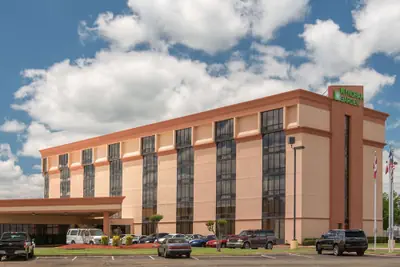 Photo 2 - Wyndham Garden Texarkana