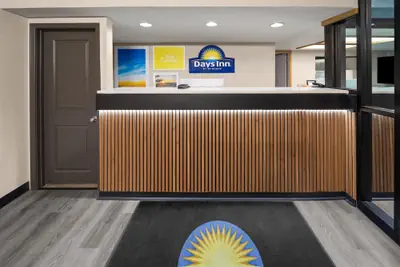 Photo 4 - Days Inn by Wyndham Kansas City Northeast