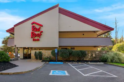 Photo 2 - Red Roof Inn Salem
