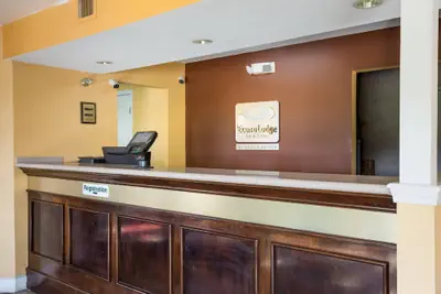 Photo 3 - Econo Lodge Inn & Suites Brooks - Louisville South