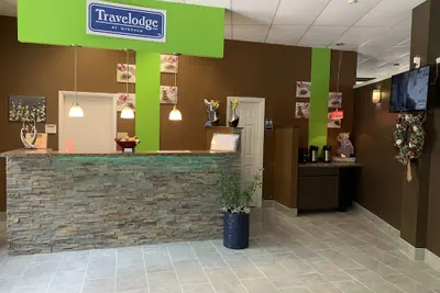 Photo 3 - Travelodge by Wyndham Lake George NY