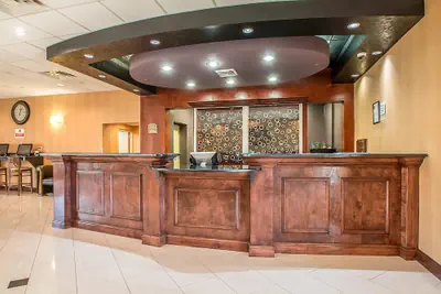 Photo 4 - Clarion Inn Elmhurst - Oak Brook near I-88, I-290, I-294