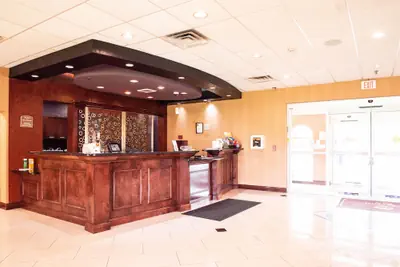 Photo 3 - Clarion Inn Elmhurst - Oak Brook near I-88, I-290, I-294