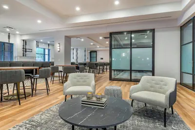 Photo 4 - Sheraton Suites Old Town Alexandria