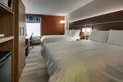 Photo 3 - Holiday Inn Express Voorhees - Mt. Laurel  by IHG