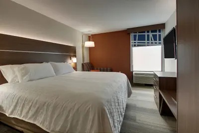 Photo 5 - Holiday Inn Express Voorhees - Mt. Laurel  by IHG