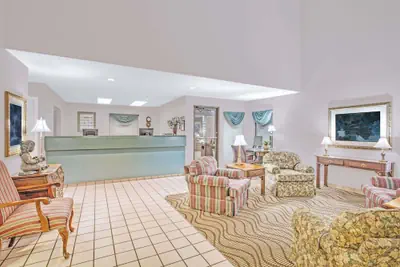 Photo 3 - Days Inn by Wyndham Wytheville