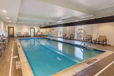 Photo 2 - Comfort Suites Near Denver Downtown