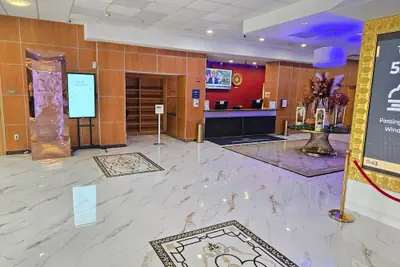Photo 5 - Metro Points Hotel