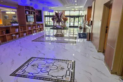 Photo 3 - Metro Points Hotel