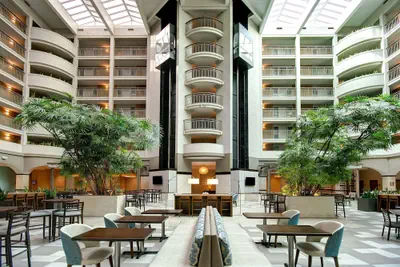 Photo 4 - Embassy Suites by Hilton Jacksonville Baymeadows