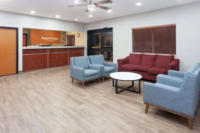 Photo 4 - AmericInn by Wyndham Hudson