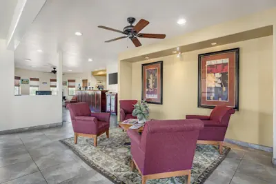 Photo 3 - Best Western Cottonwood Inn