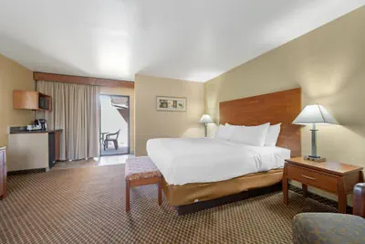 Photo 2 - Best Western Cottonwood Inn