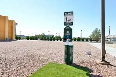 Photo 4 - Clarion Pointe Winslow I-40