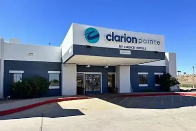 Photo 2 - Clarion Pointe Winslow I-40