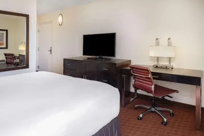 Photo 5 - Wyndham Sacramento