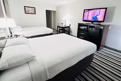 Photo 2 - Econo Lodge Ardmore