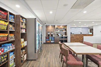 Photo 4 - Hampton Inn by Hilton Los Angeles Airport LAX
