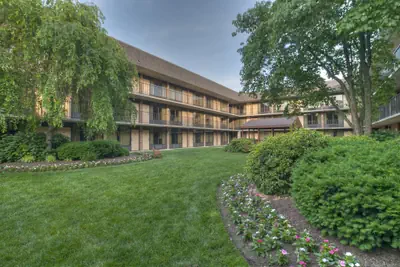Photo 2 - Quality Inn Vienna - Tysons Corner