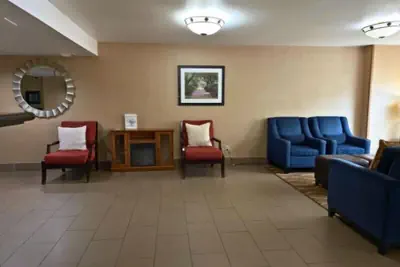 Photo 3 - Comfort Inn Falls Church - Tysons Corner