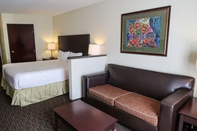 Photo 5 - Oxford Suites Portland - Jantzen Beach