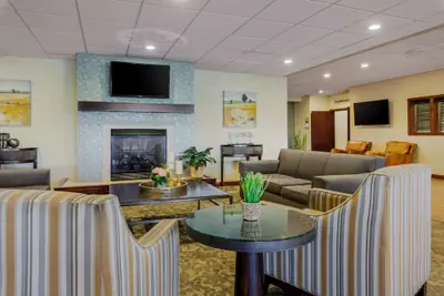 Photo 3 - Best Western Plus Dubuque Hotel & Conference Center