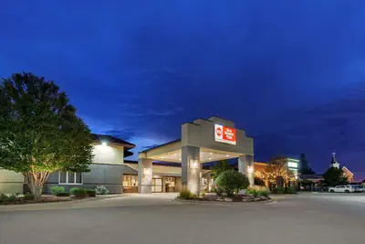 Photo 2 - Best Western Plus Dubuque Hotel & Conference Center