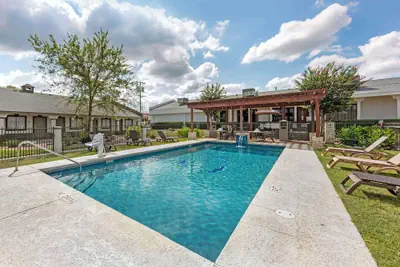 Photo 2 - Best Western Post Oak Inn