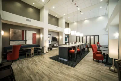 Photo 5 - Hampton Inn & Suites Tempe/Phoenix Airport, AZ